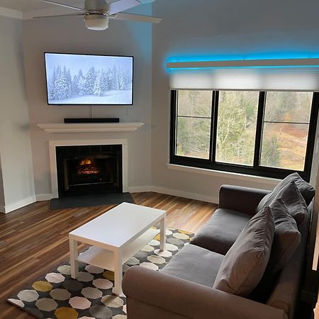 Modern Condo With Ski In & Ski Out - Silver Creek Lodge, Snowshoe Exterior foto