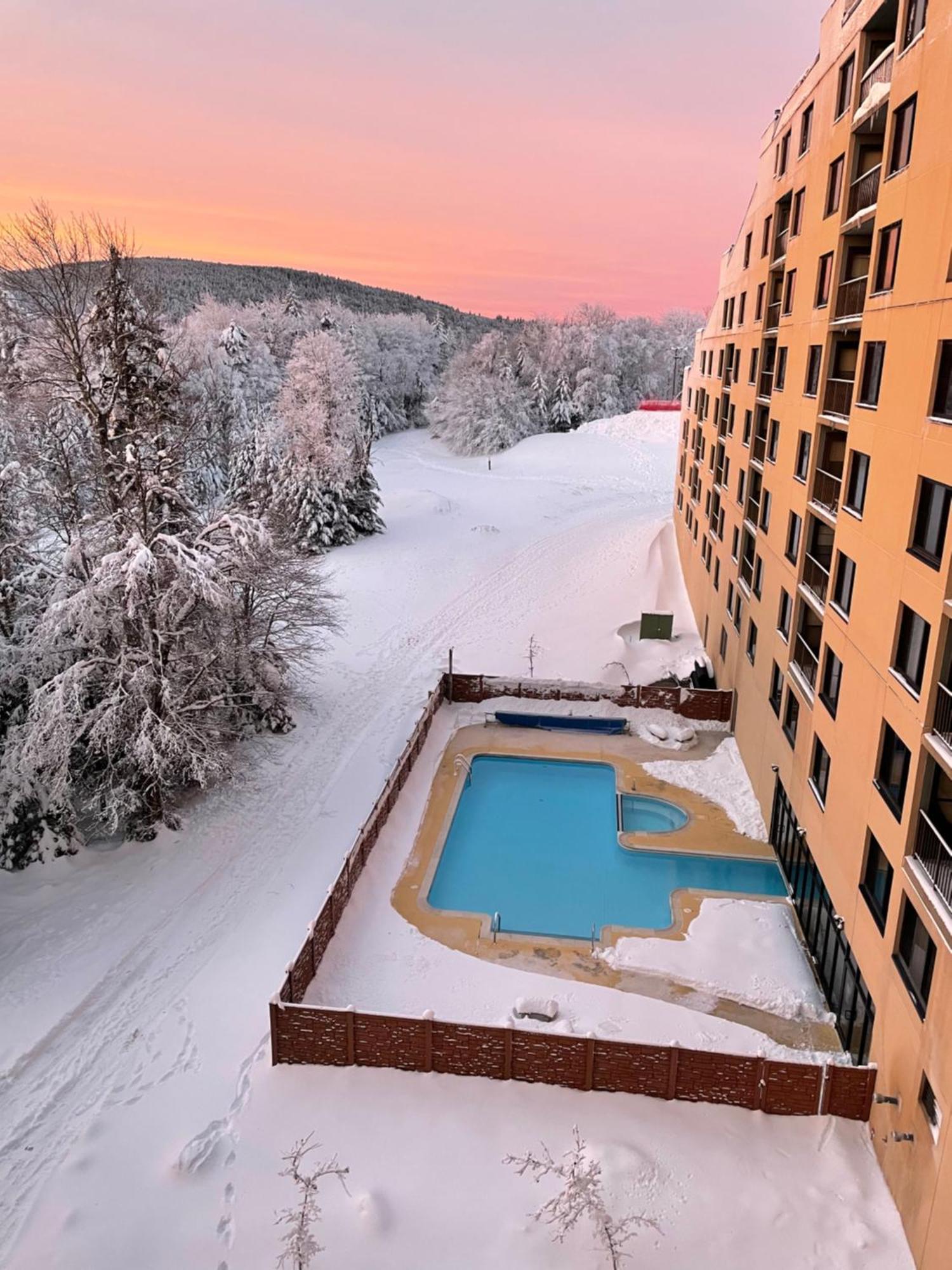Modern Condo With Ski In & Ski Out - Silver Creek Lodge, Snowshoe Exterior foto